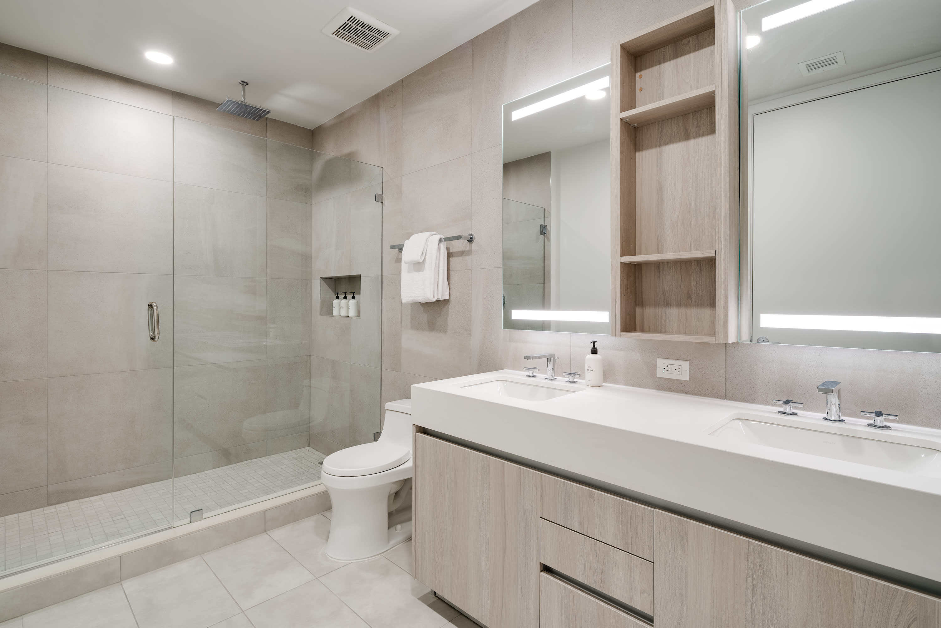 Accessible 2 Bedroom | King & Queen