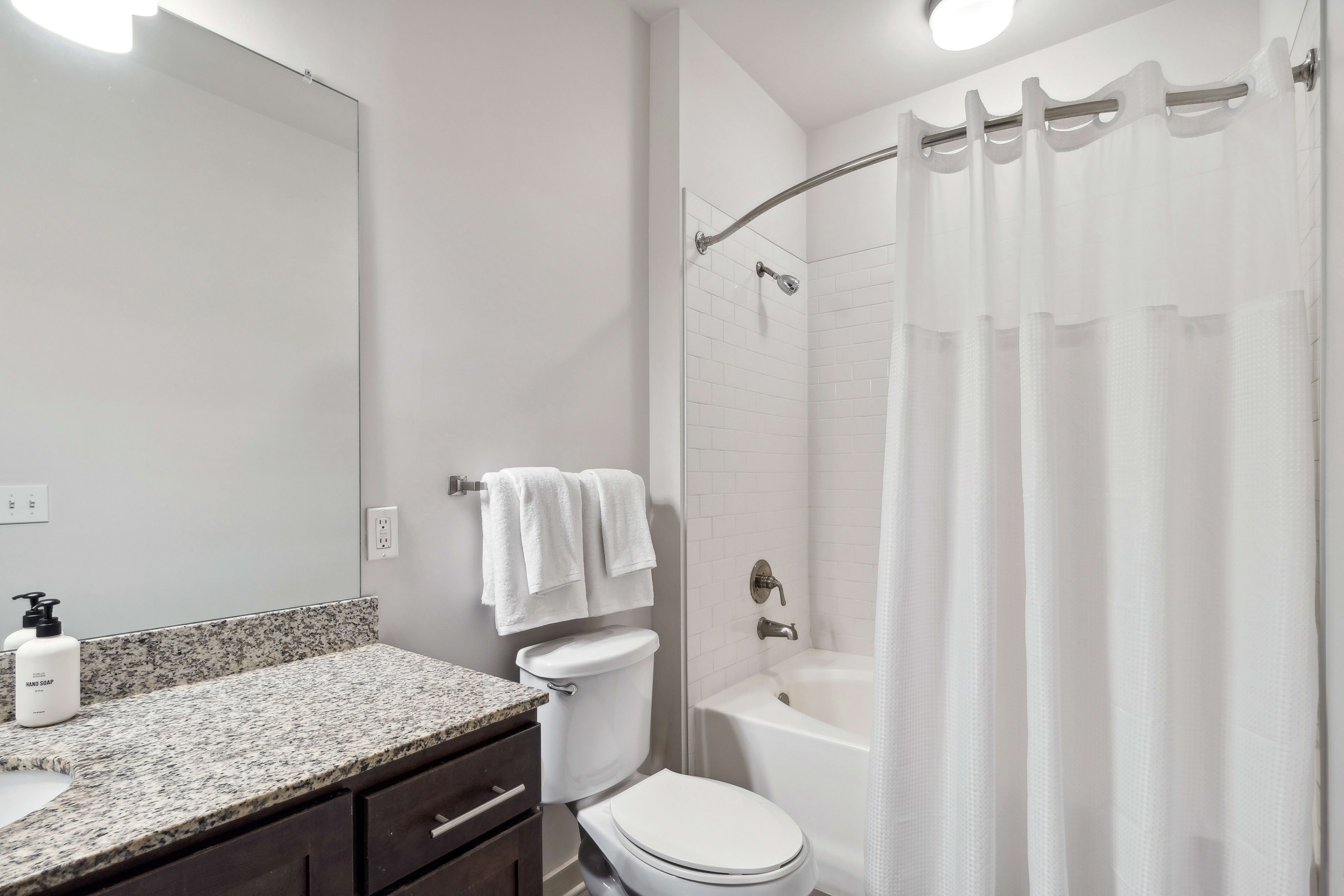 2 x 1 Bedroom | Queen
