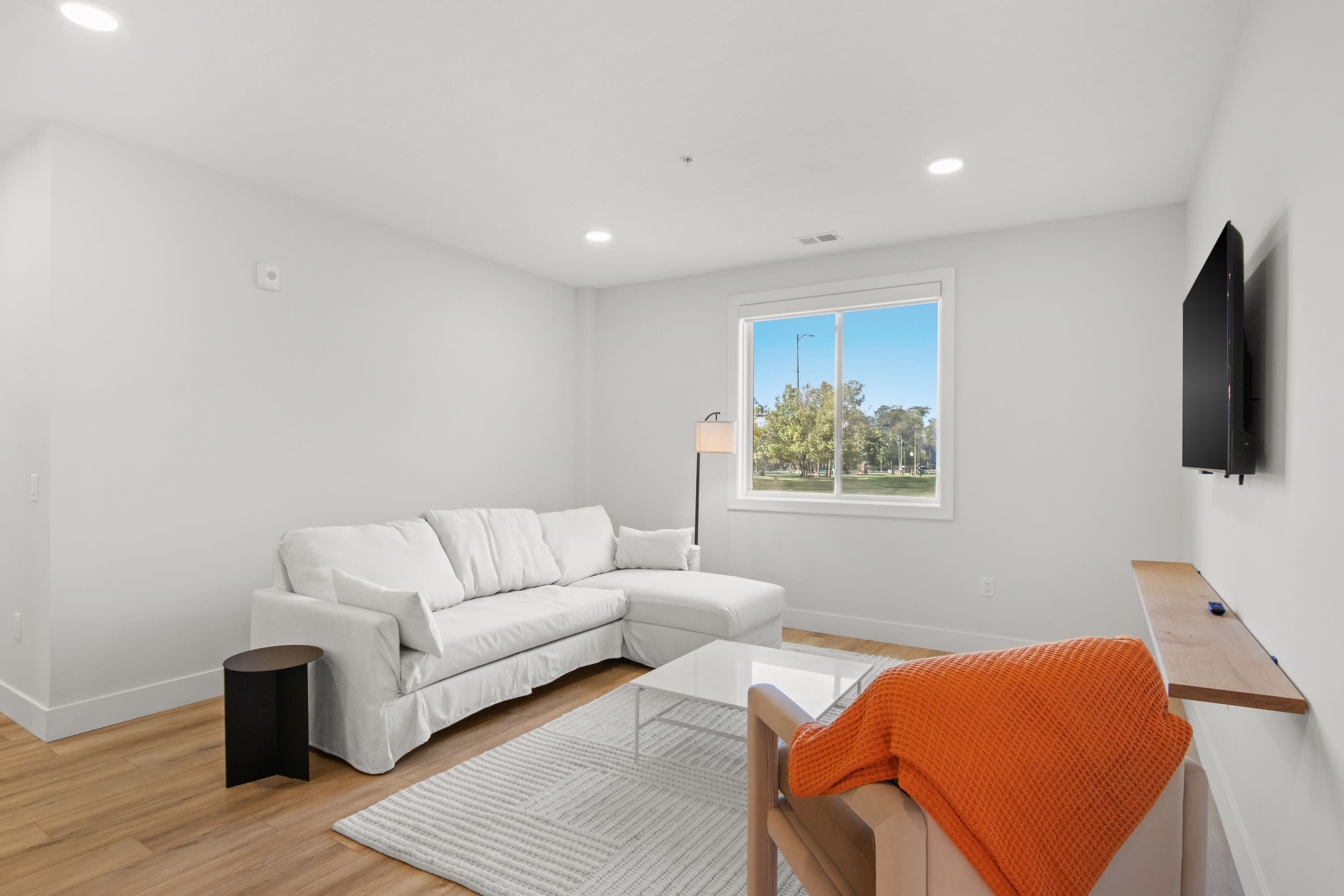 2 Bedroom | King and Queen