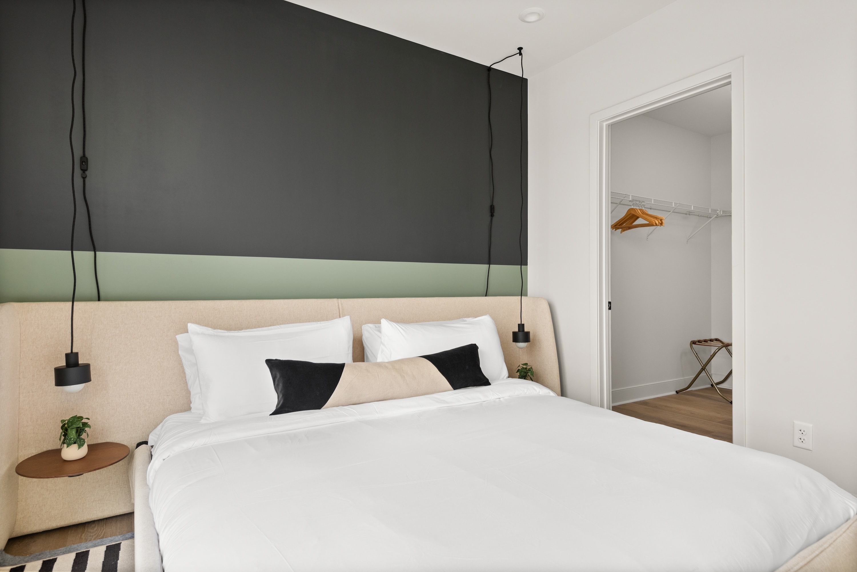 2 Bedroom | King and Queen