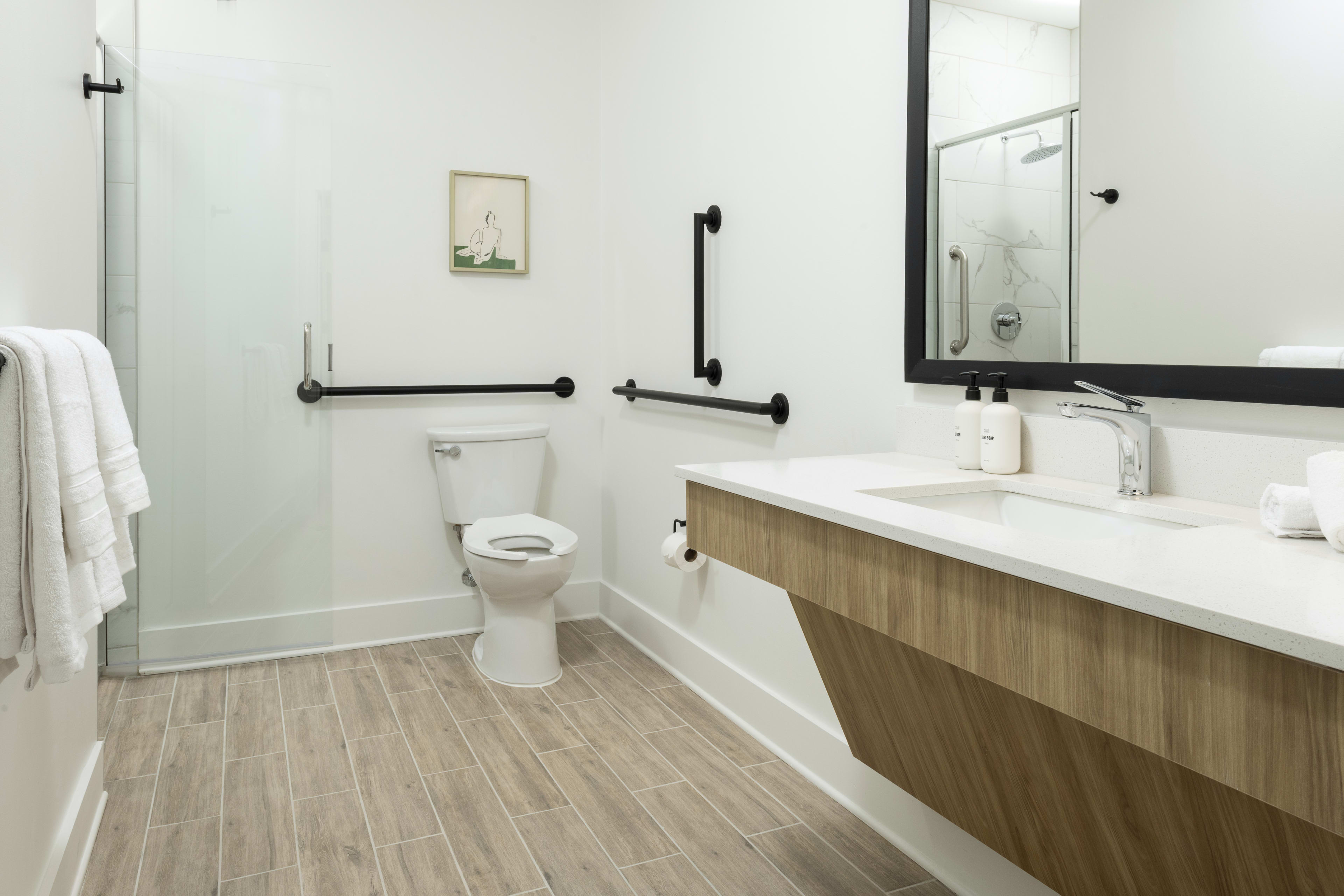 Accessible 1 Bedroom | Queen 
