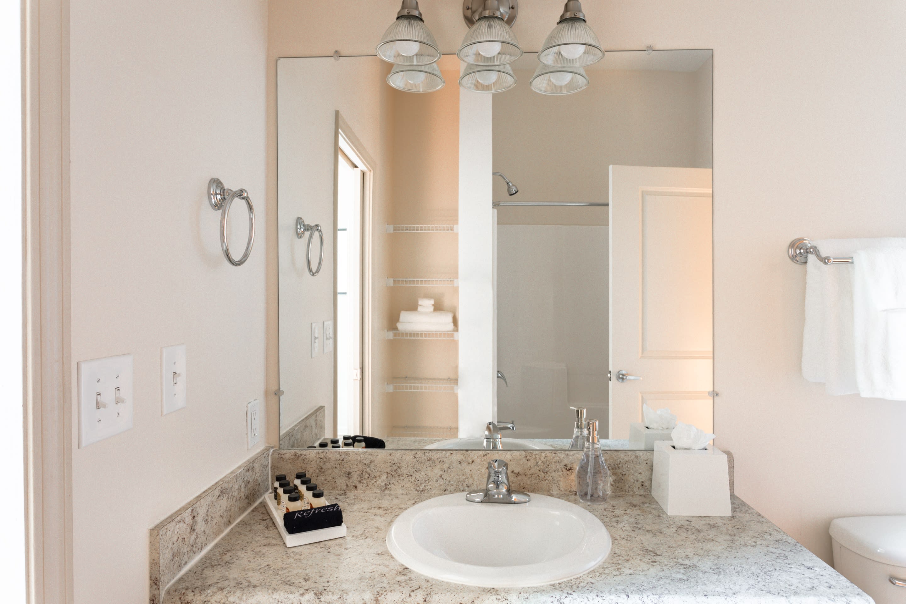 2 Bedroom | King and Queen