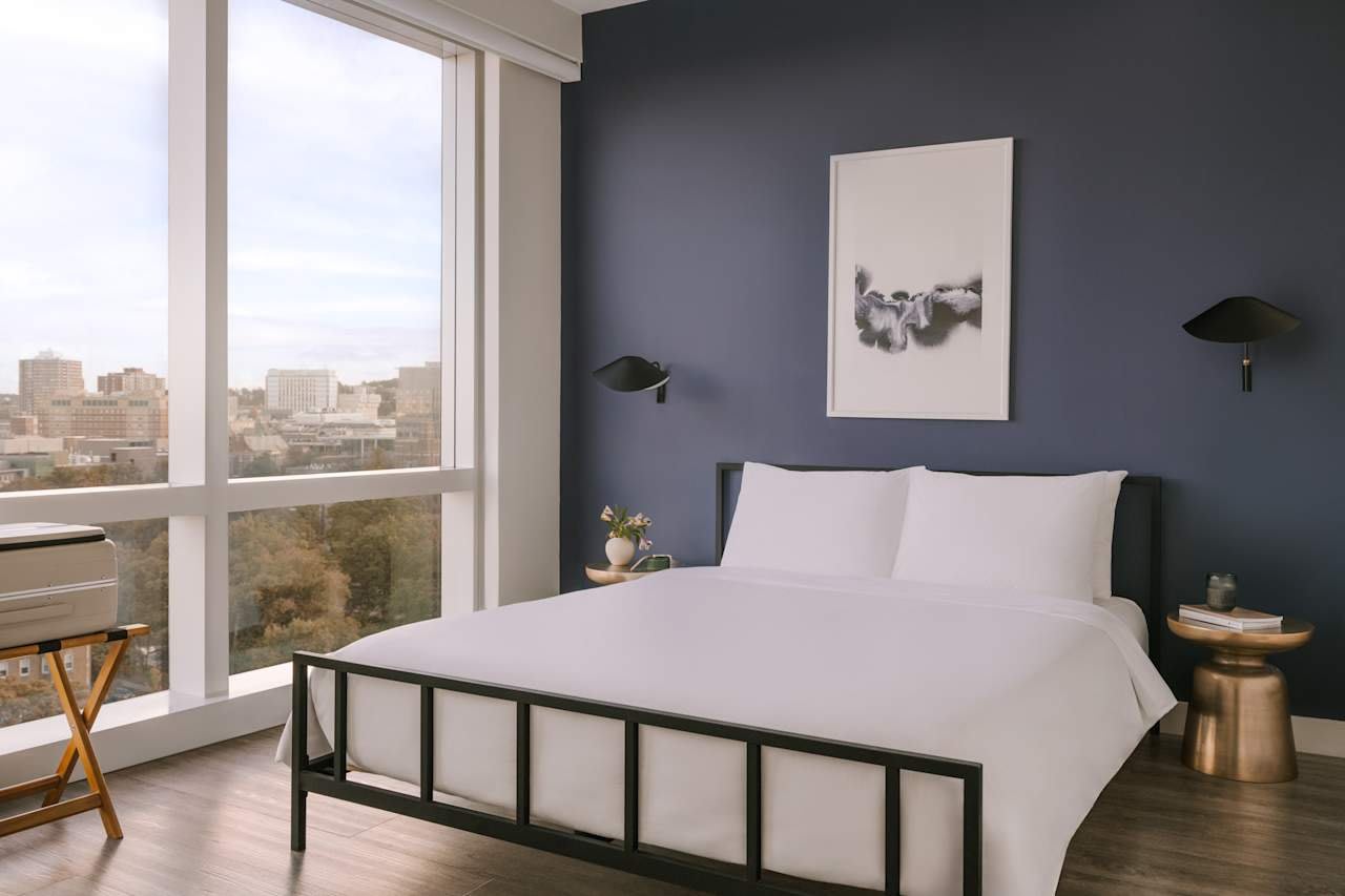 1 Bedroom | Queen