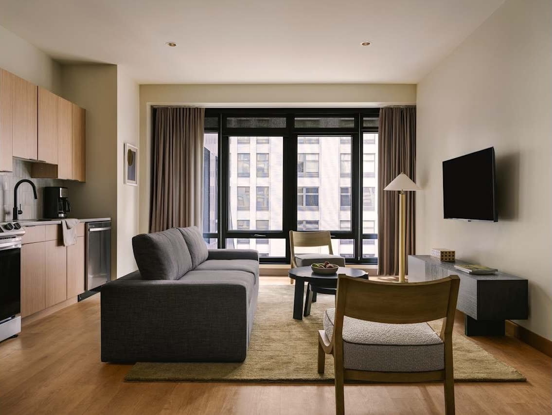 1 Bedroom | Queen