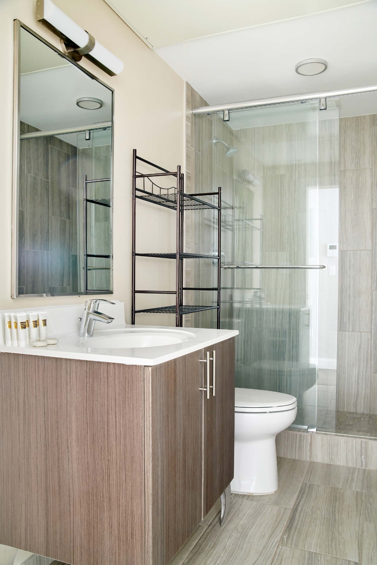 One Bedroom | Queen