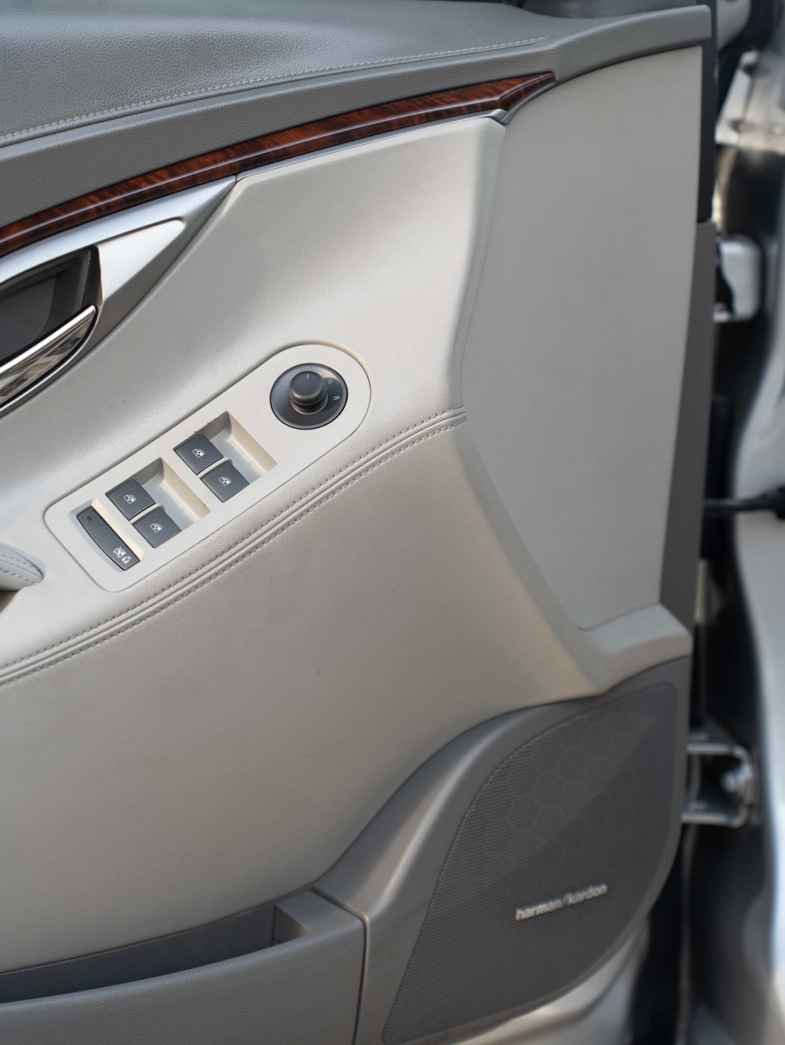 2011 Buick LaCrosse CXS - Photo 16