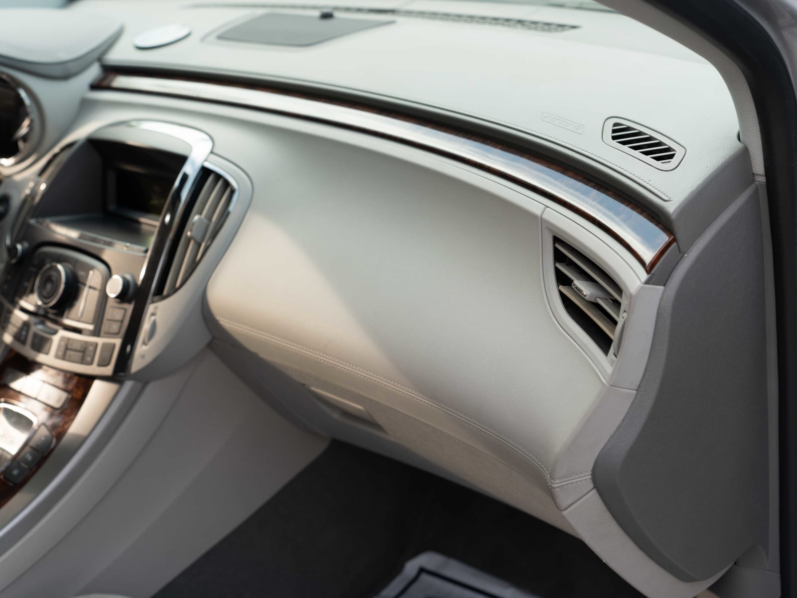 2011 Buick LaCrosse CXS - Photo 22
