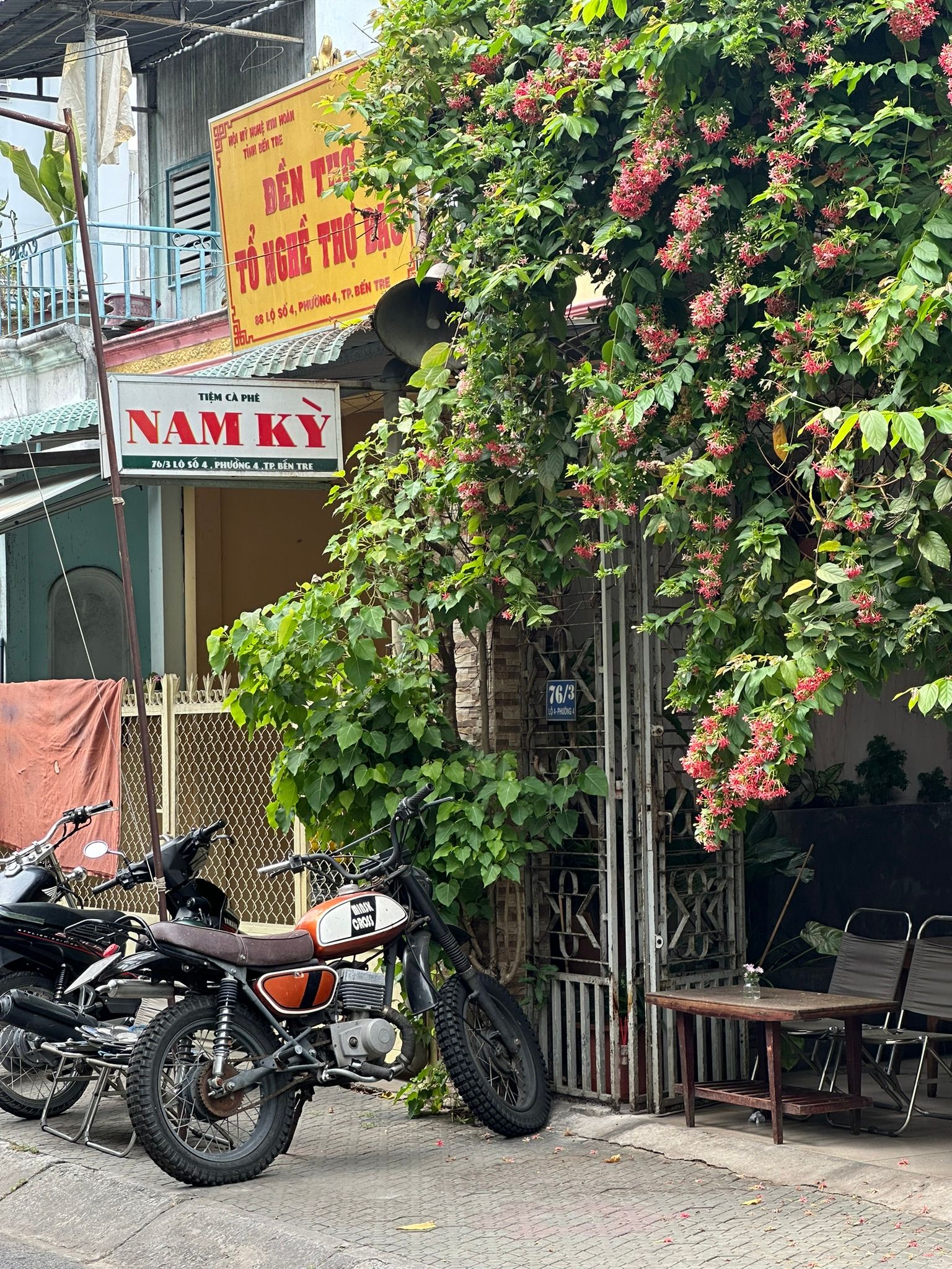Ảnh bên ngoài nè, ai TPBT có thể đi thử hen.