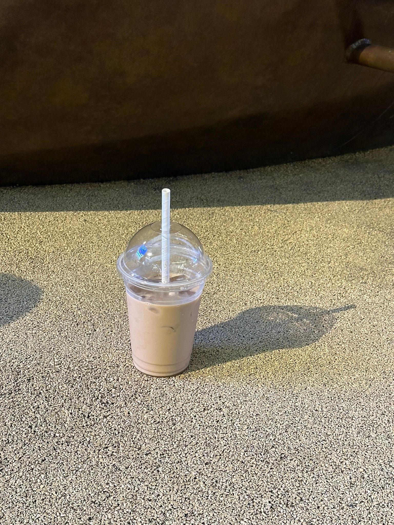 Ly Latte gần 200k tại sân bay Doha