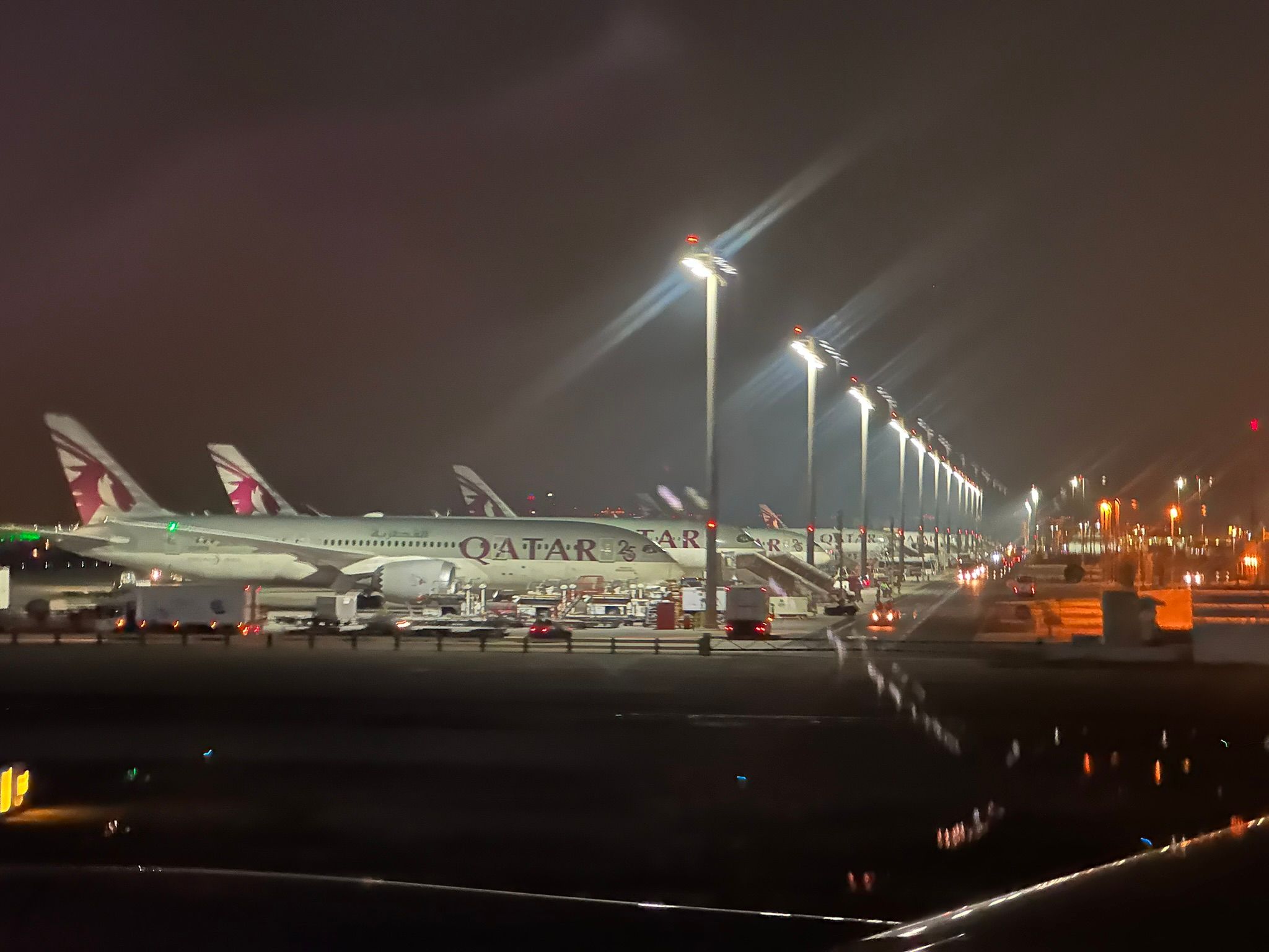Sân bay Doha lúc rạng sáng