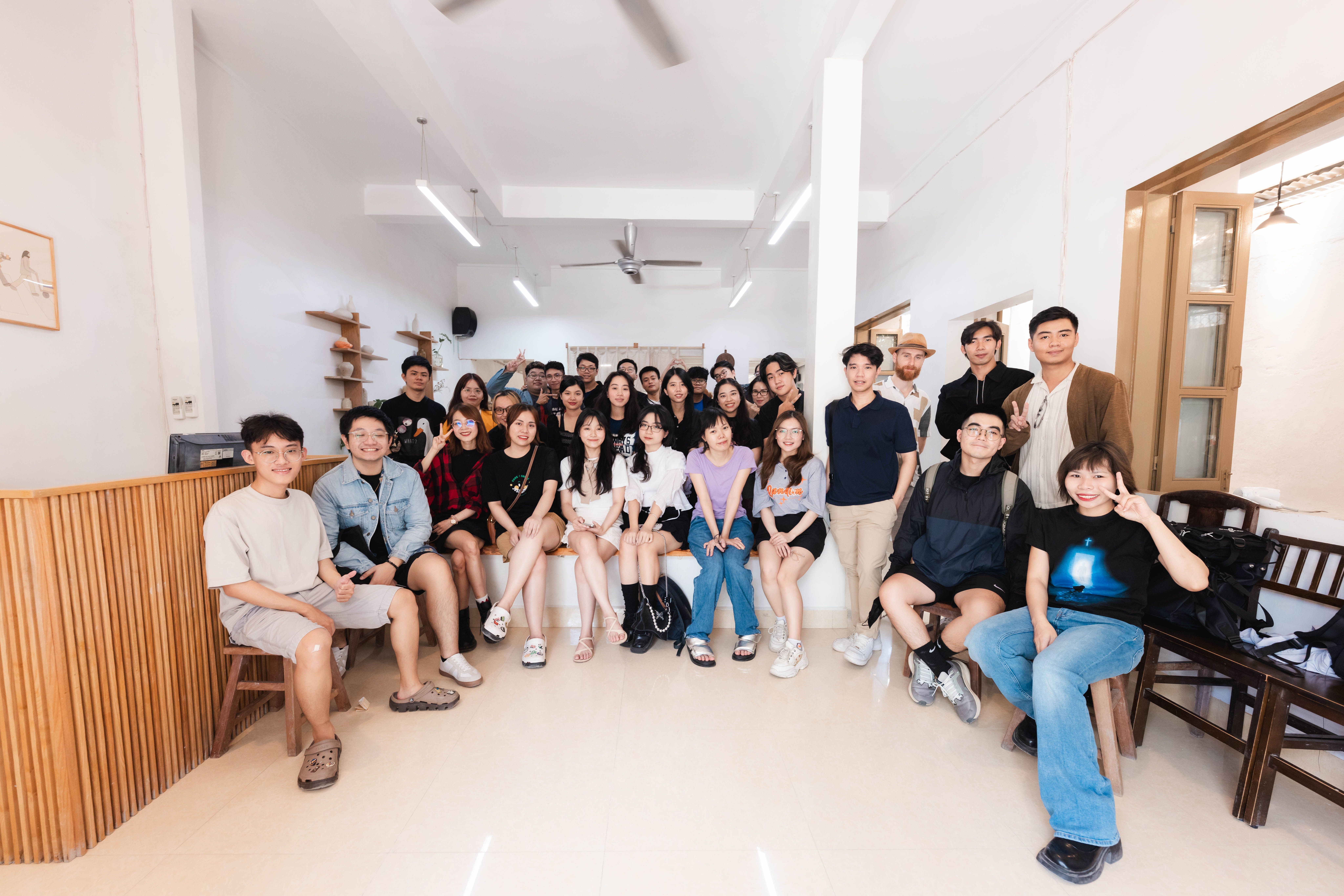 Chụp chung anh/chị/bạn/em đồng nghiệp, vuôi quá vuôi