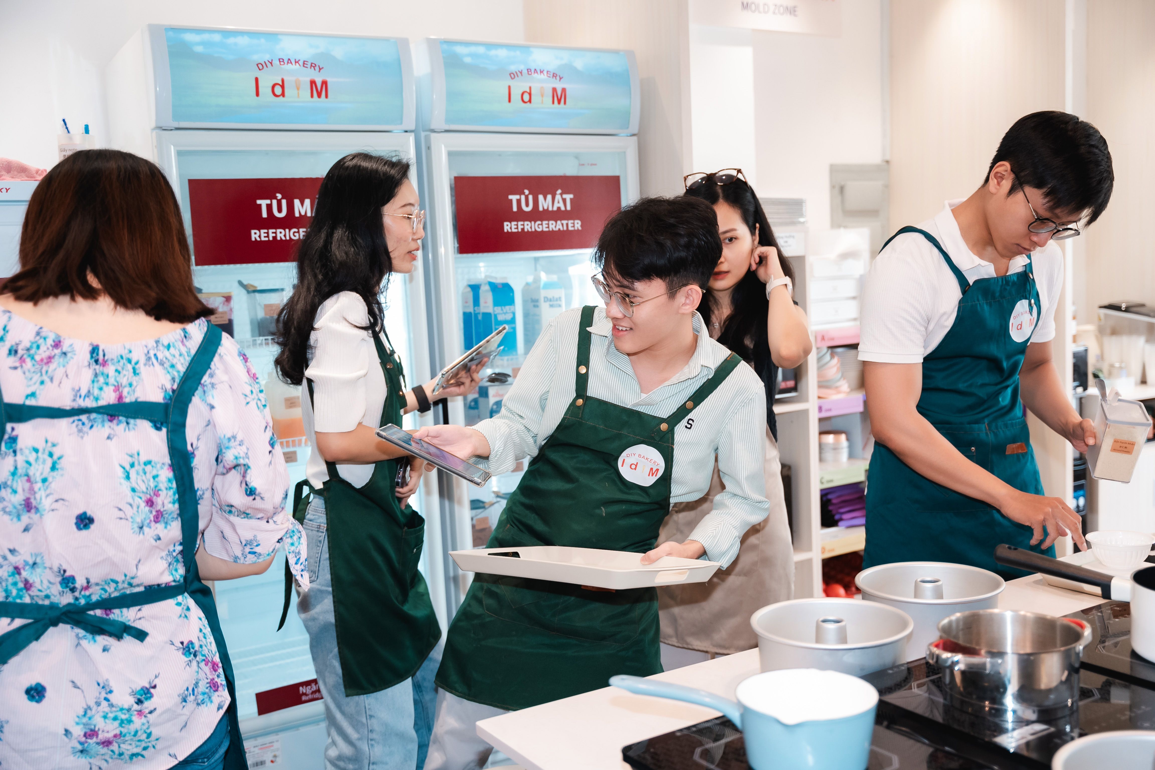 "Giống kiểu "Hay mình đem nướng luôn cái ipad ta""_ bạn Quanh chia sẻ khi thấy hình này (●'◡'●)