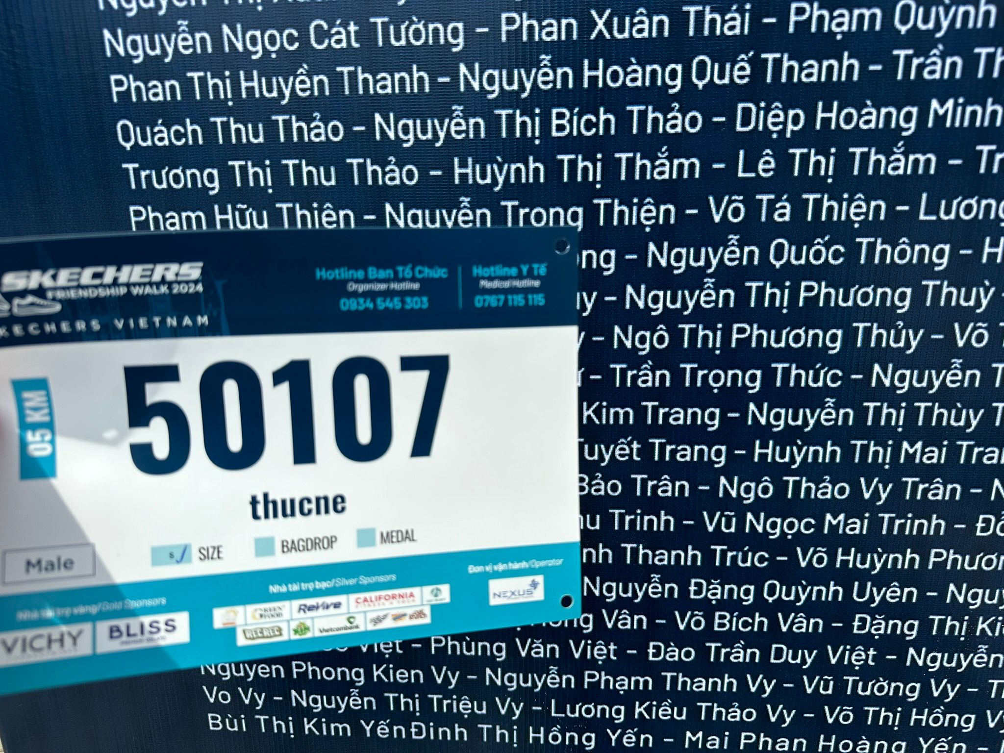 Nhìn sương sương cũng ra, do xếp theo alphabet.