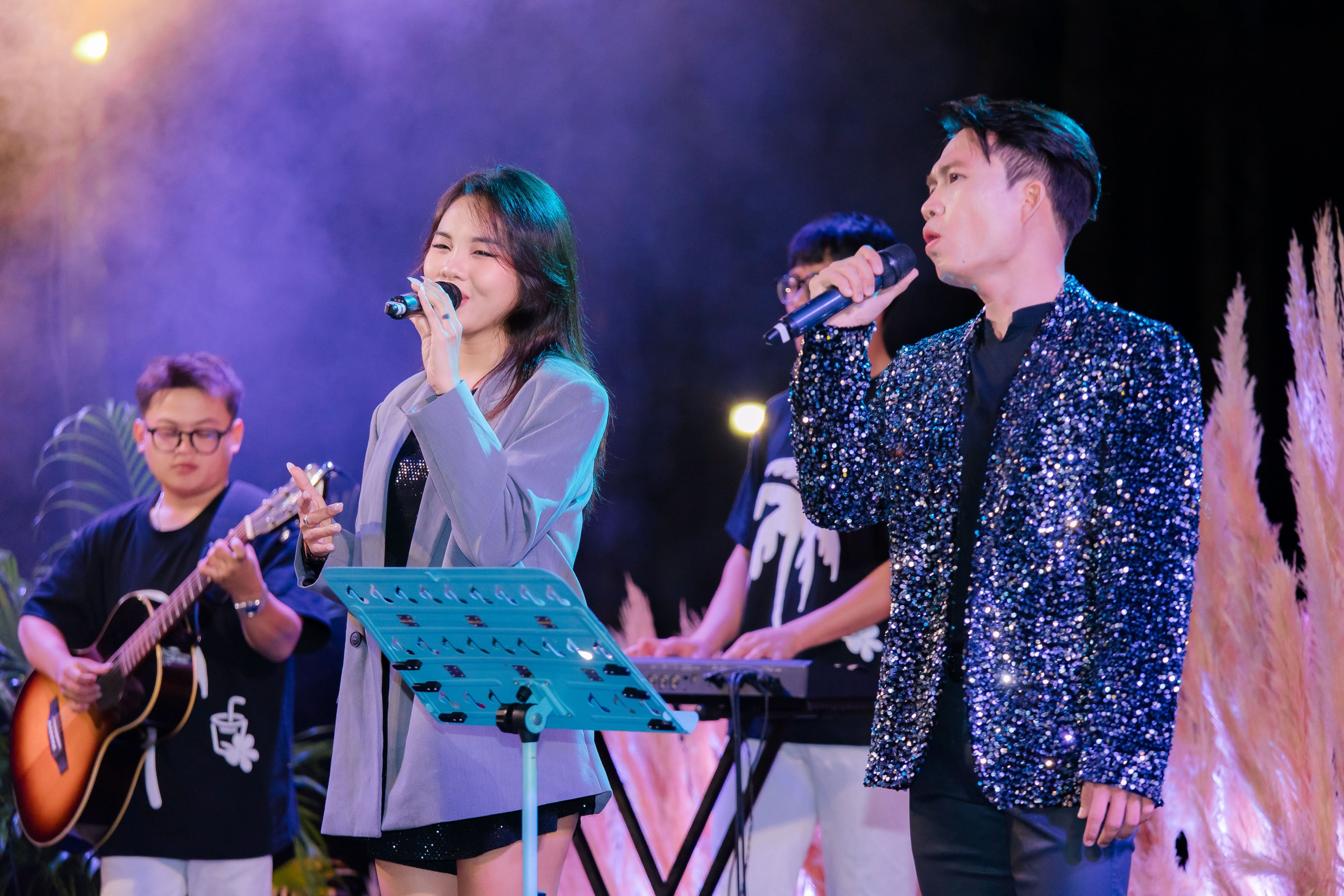 Nhìn chuyên nghiệp