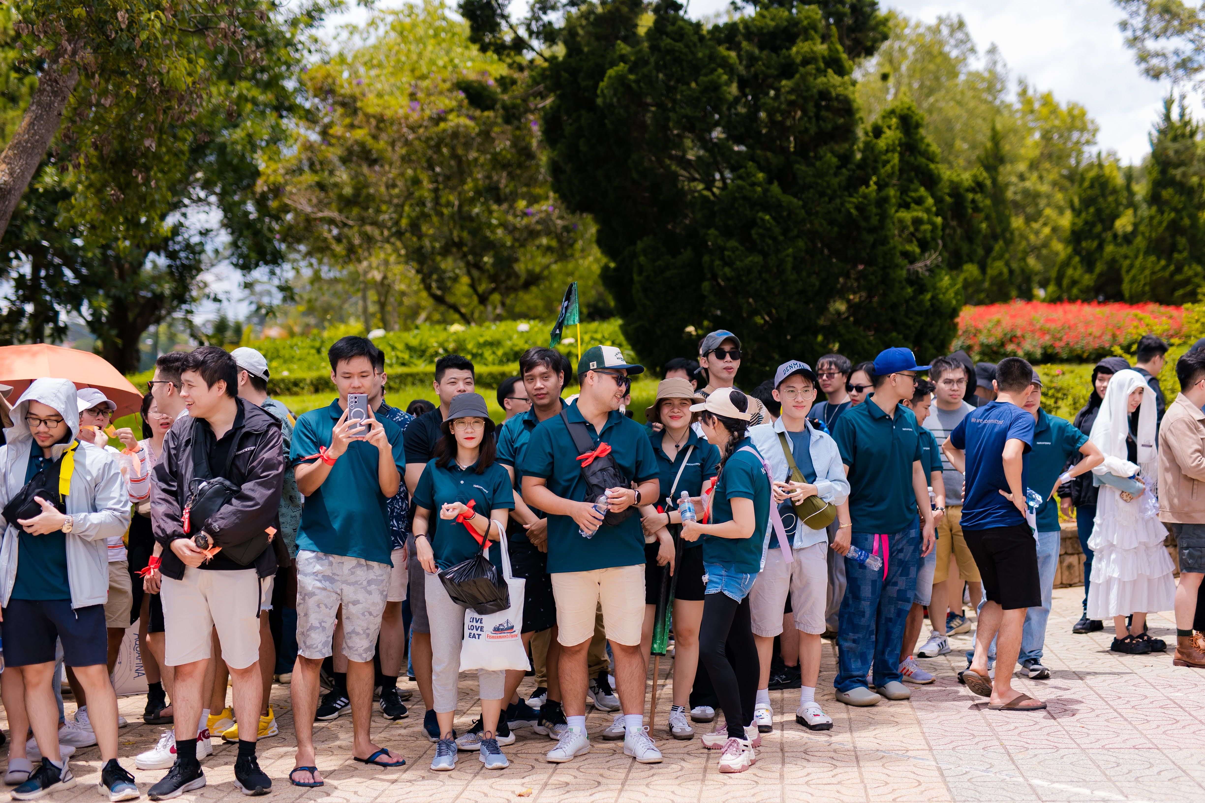 Khúc này là nắng thí mọe lun.