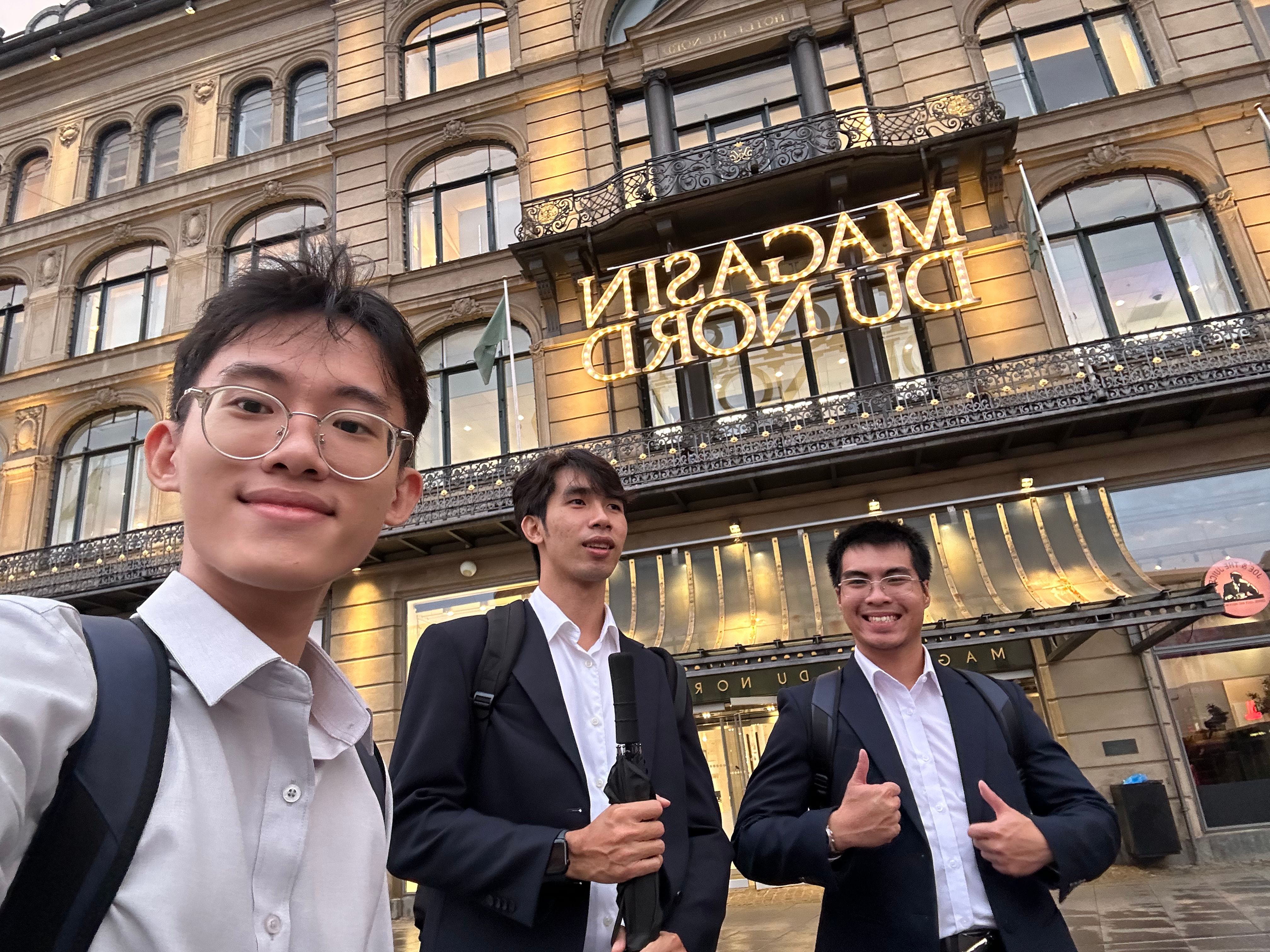 Ai chụp người đó đẹp