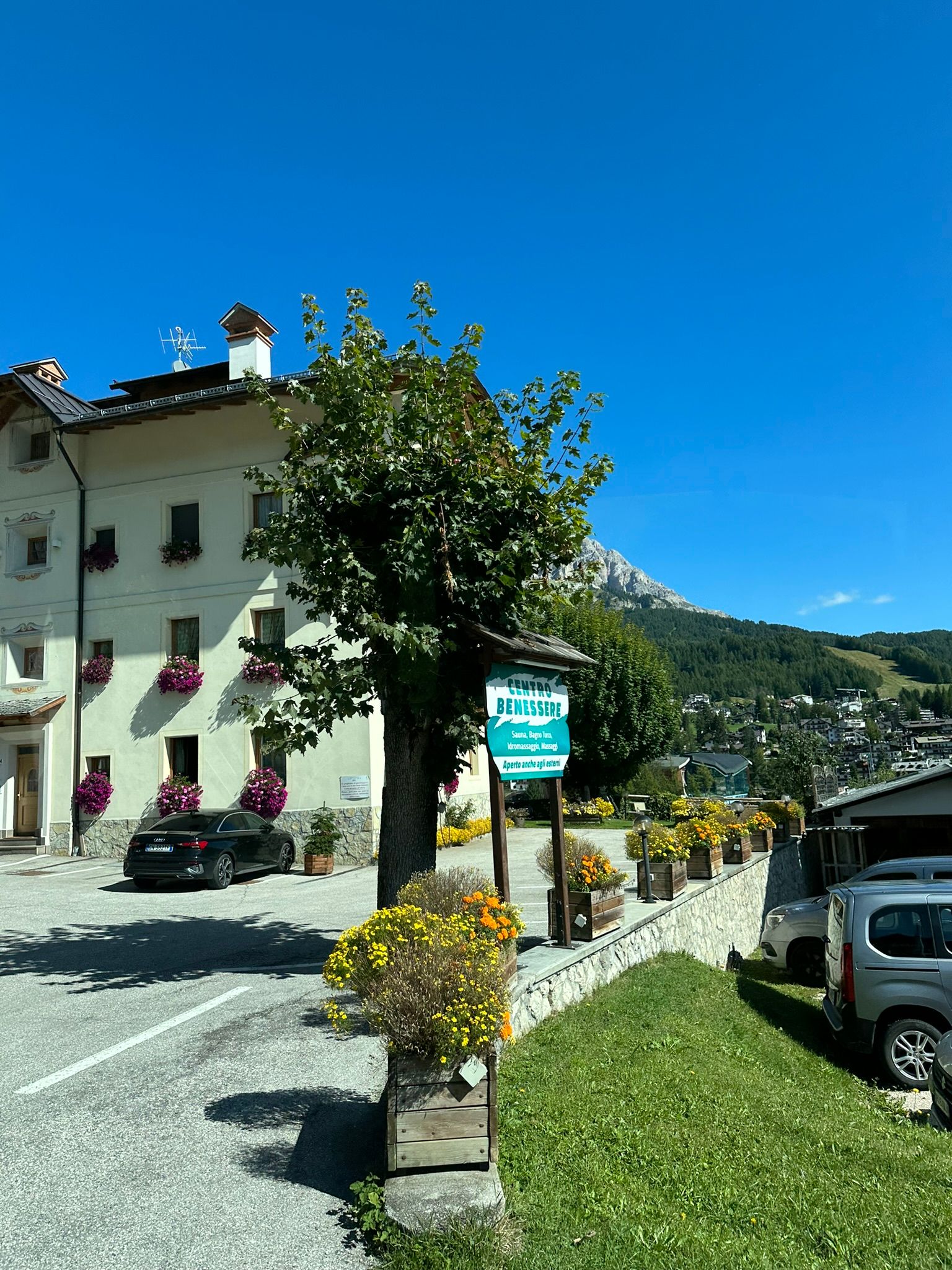 ghjzvdaa84l3utouclah-md.jpg