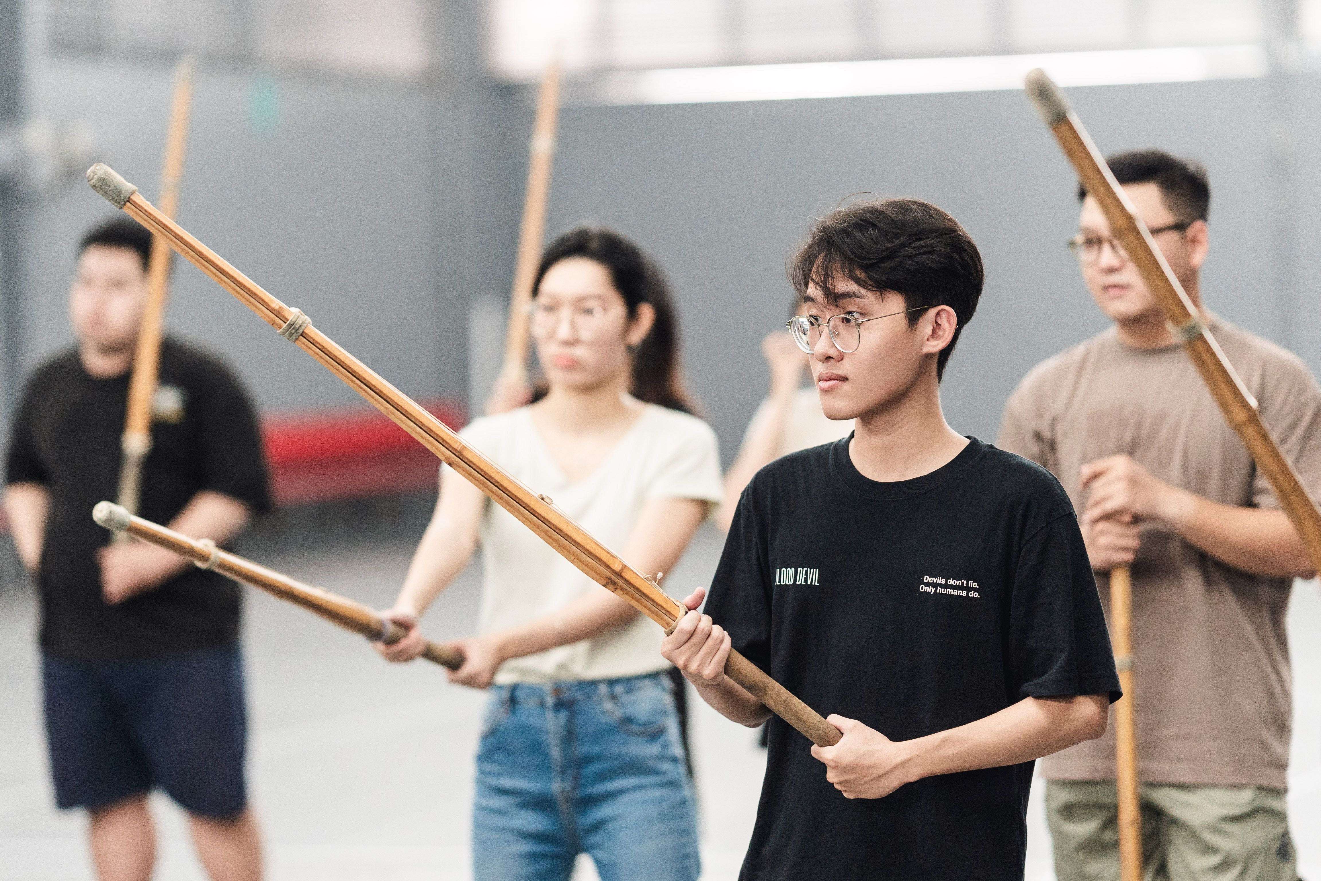 Nhìn gì, quýnh trếch giờ!!
