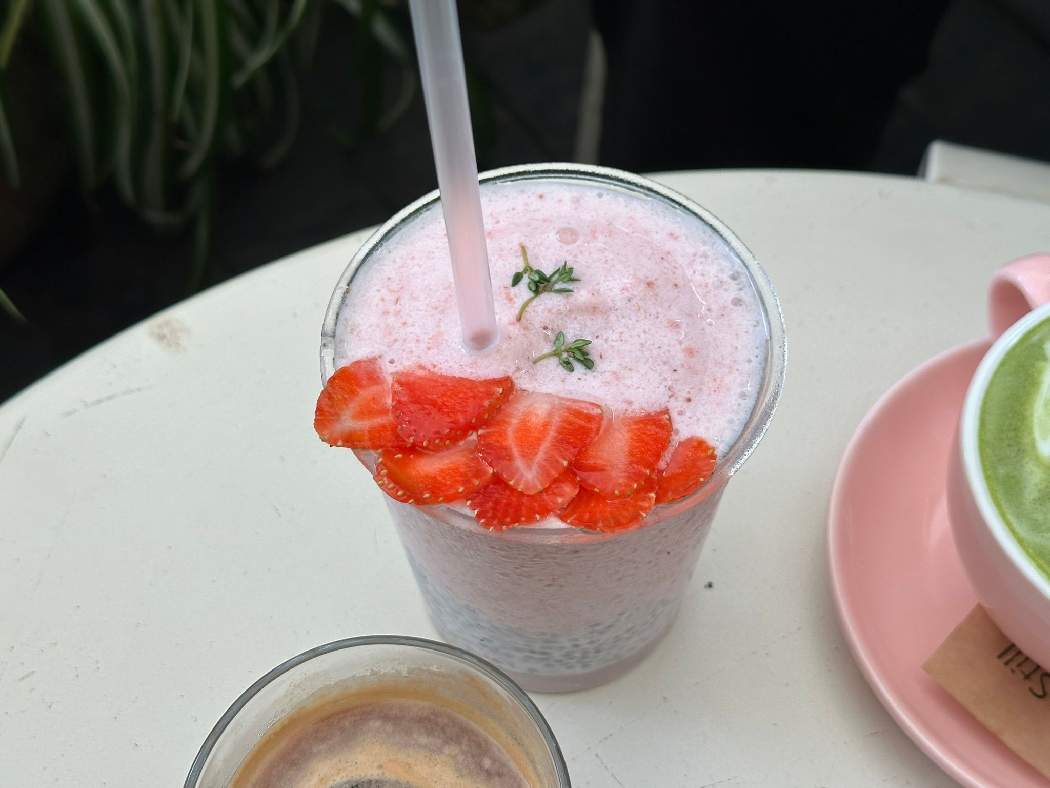 Hình như là smoothie dâu