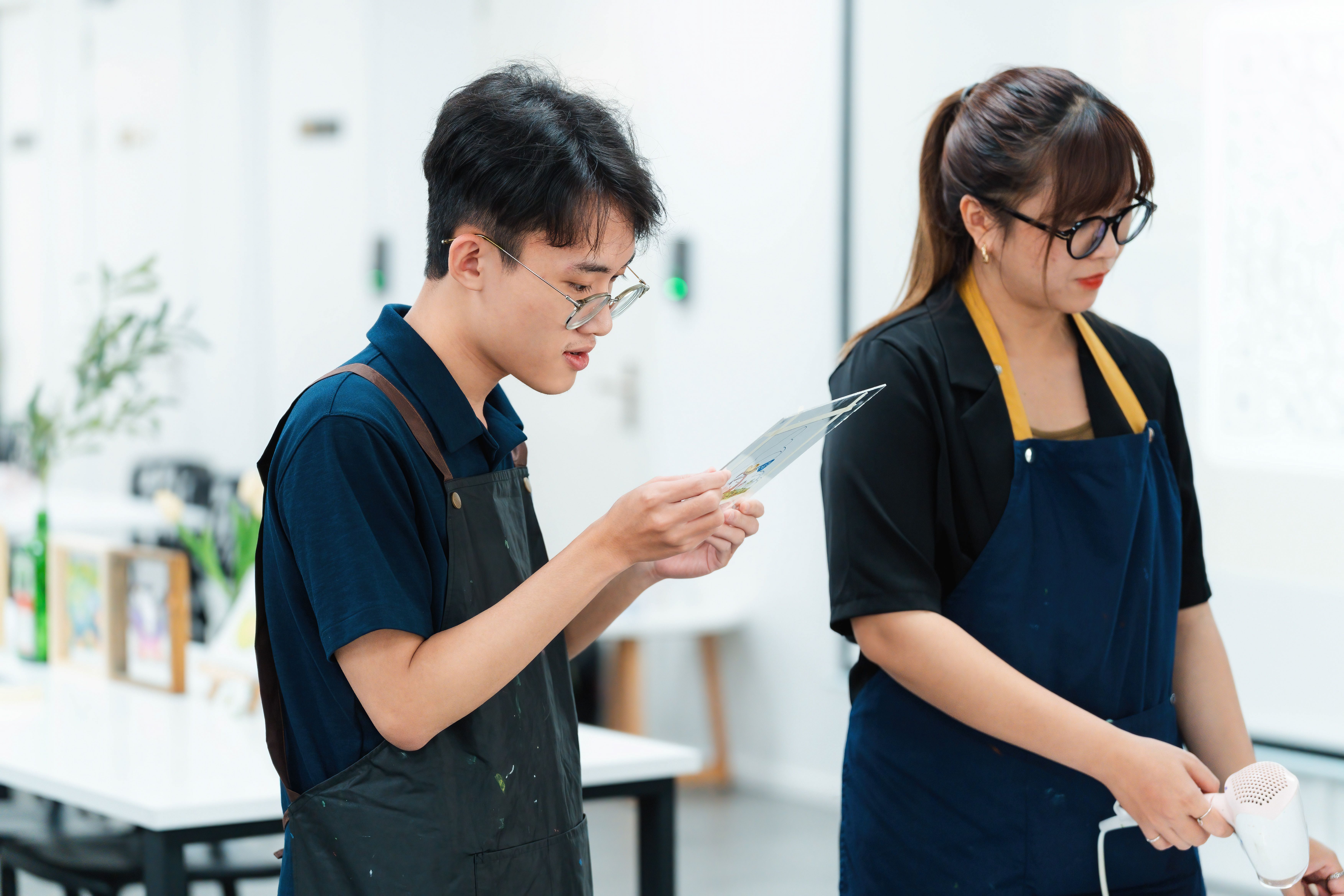 Sấy mạnh tay quá màu nó bị dồn lại, khúc này hơi hoang mang :)