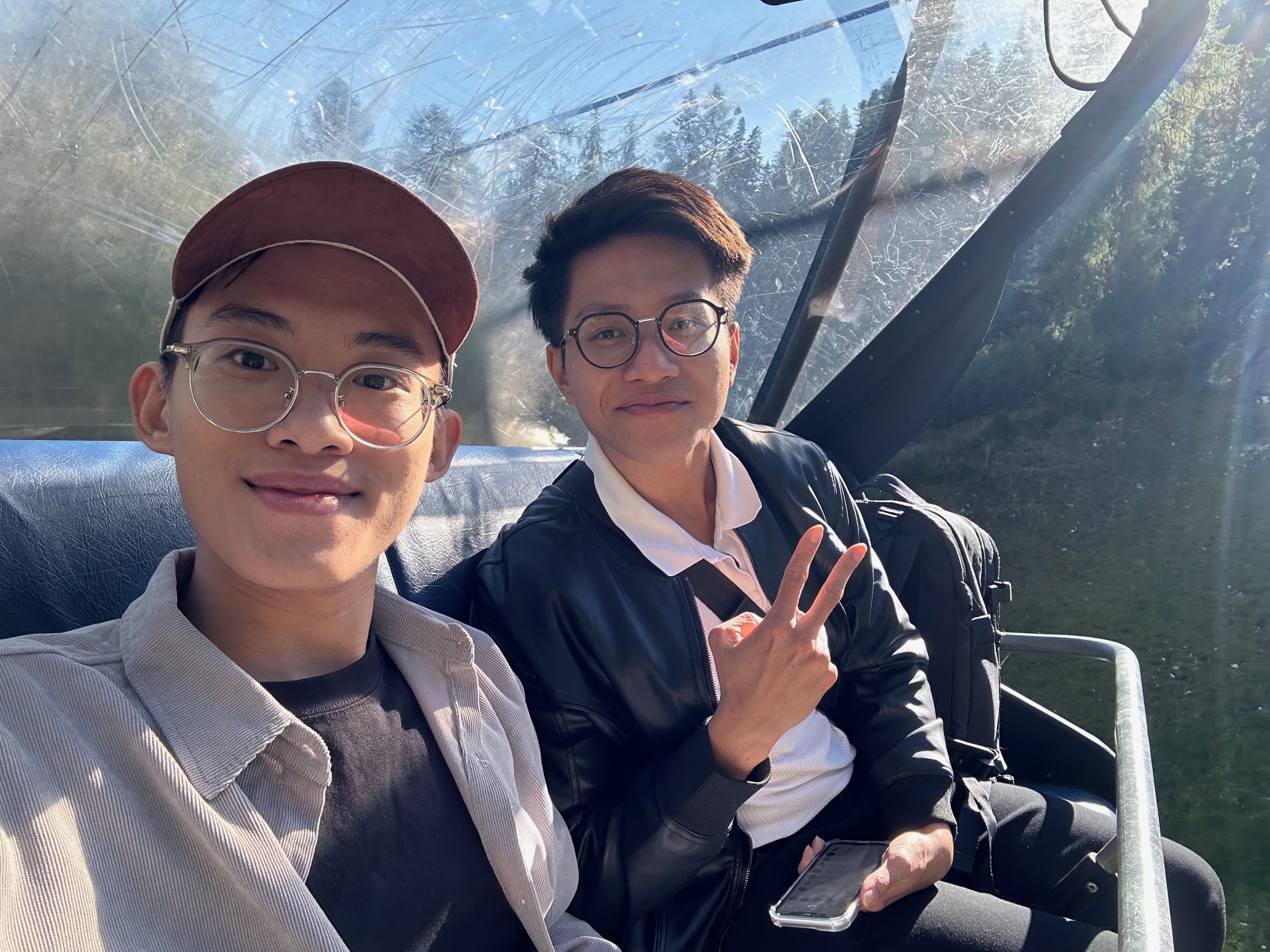 Bạn tui, cũng là đồng nghiệp :D