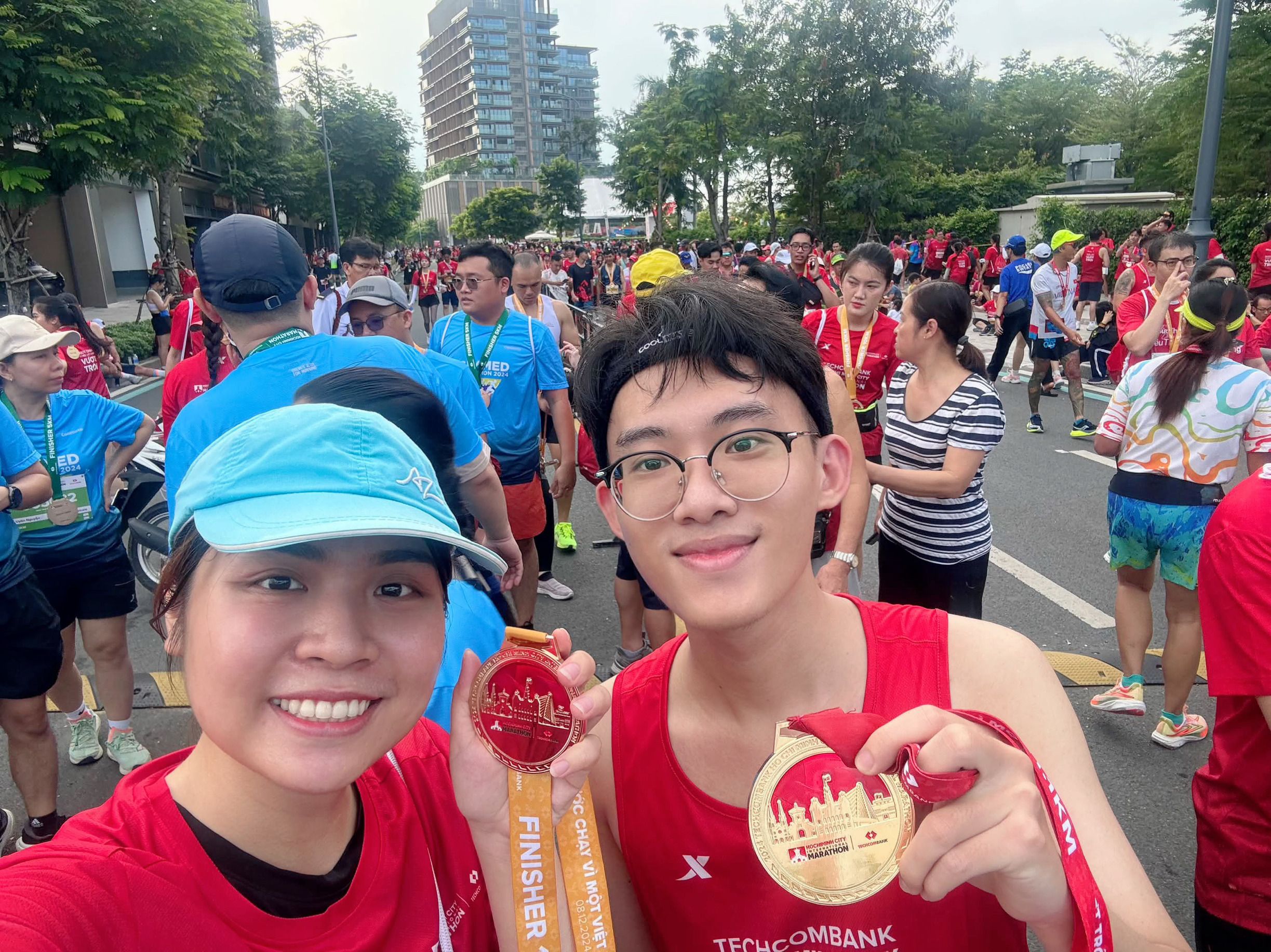 Đây là bạn tui, cũng là đồng nghiệp, lần đầu chạy bộ 10k
