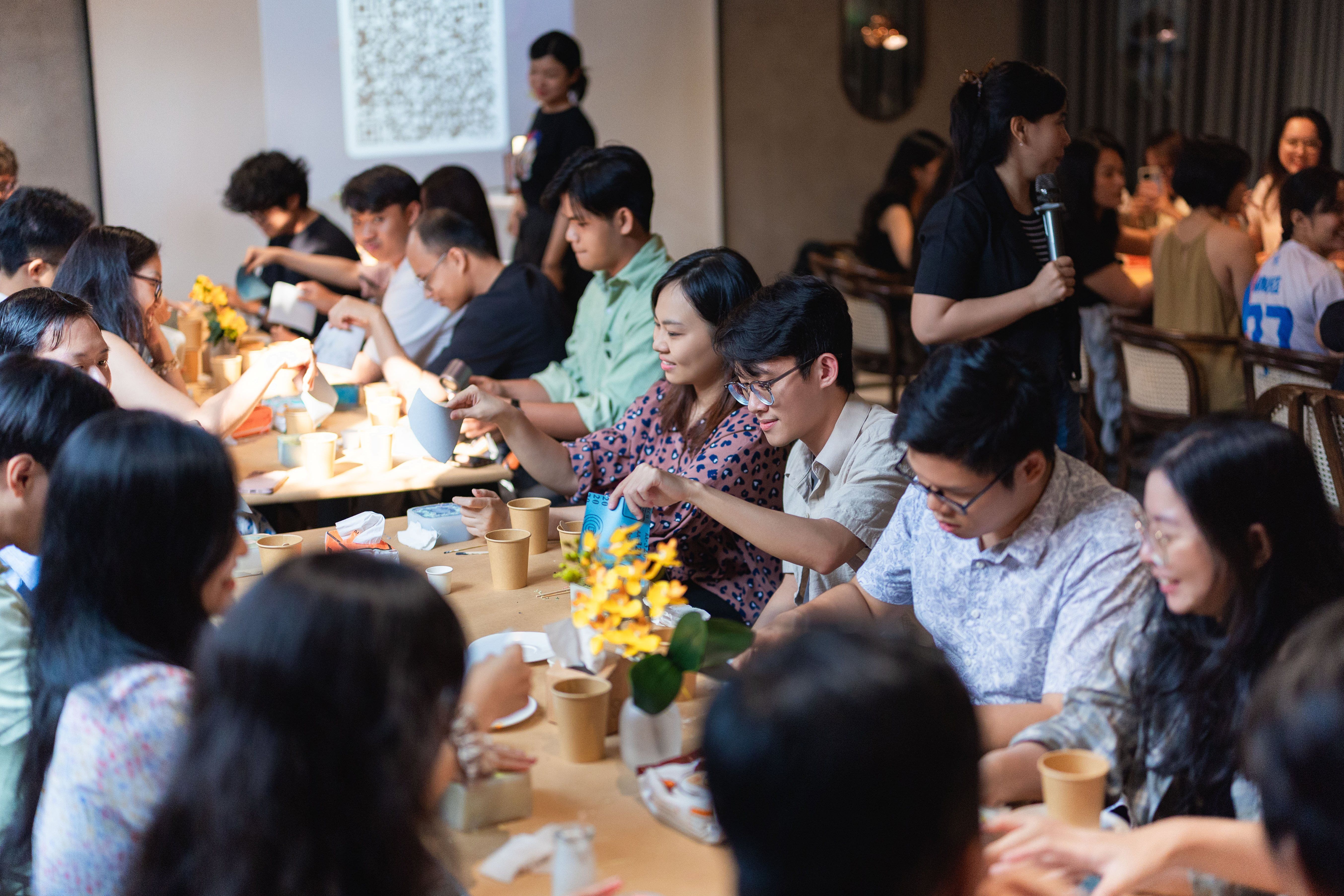 Tôi thì nhìn sản phẩm của mình bất lực..