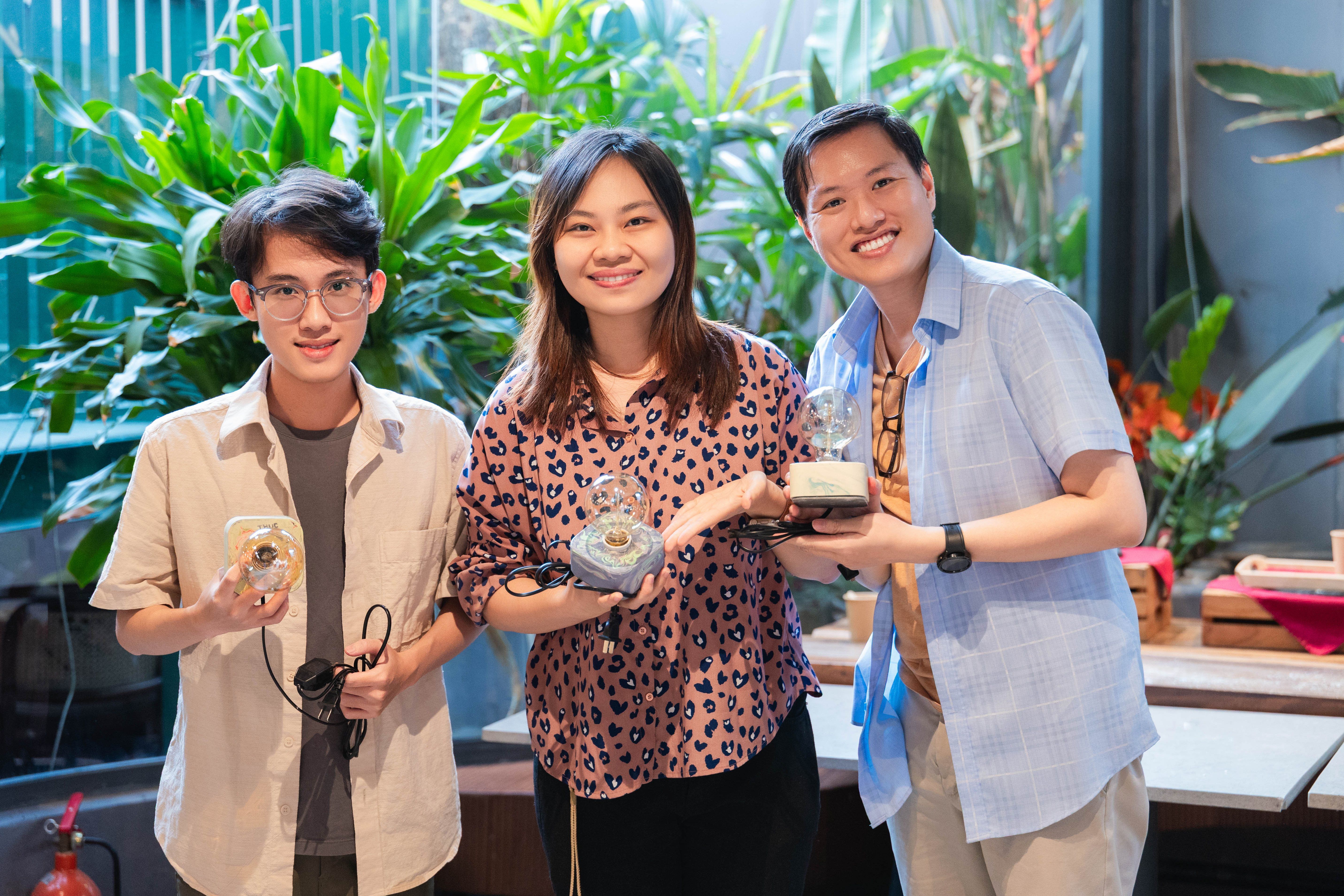 Hai anh chị hay tham gia workshop indoor cùng, quá dễ thươnng luônnn