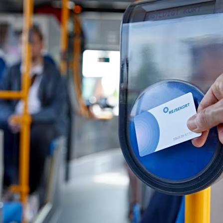 Thẻ Rejsekort dùng thanh toán mọi phương tiện công cộng ở Copenhagen/Đan Mạch Thẻ Rejsekort dùng thanh toán mọi phương tiện công cộng ở Copenhagen/Đan Mạch
