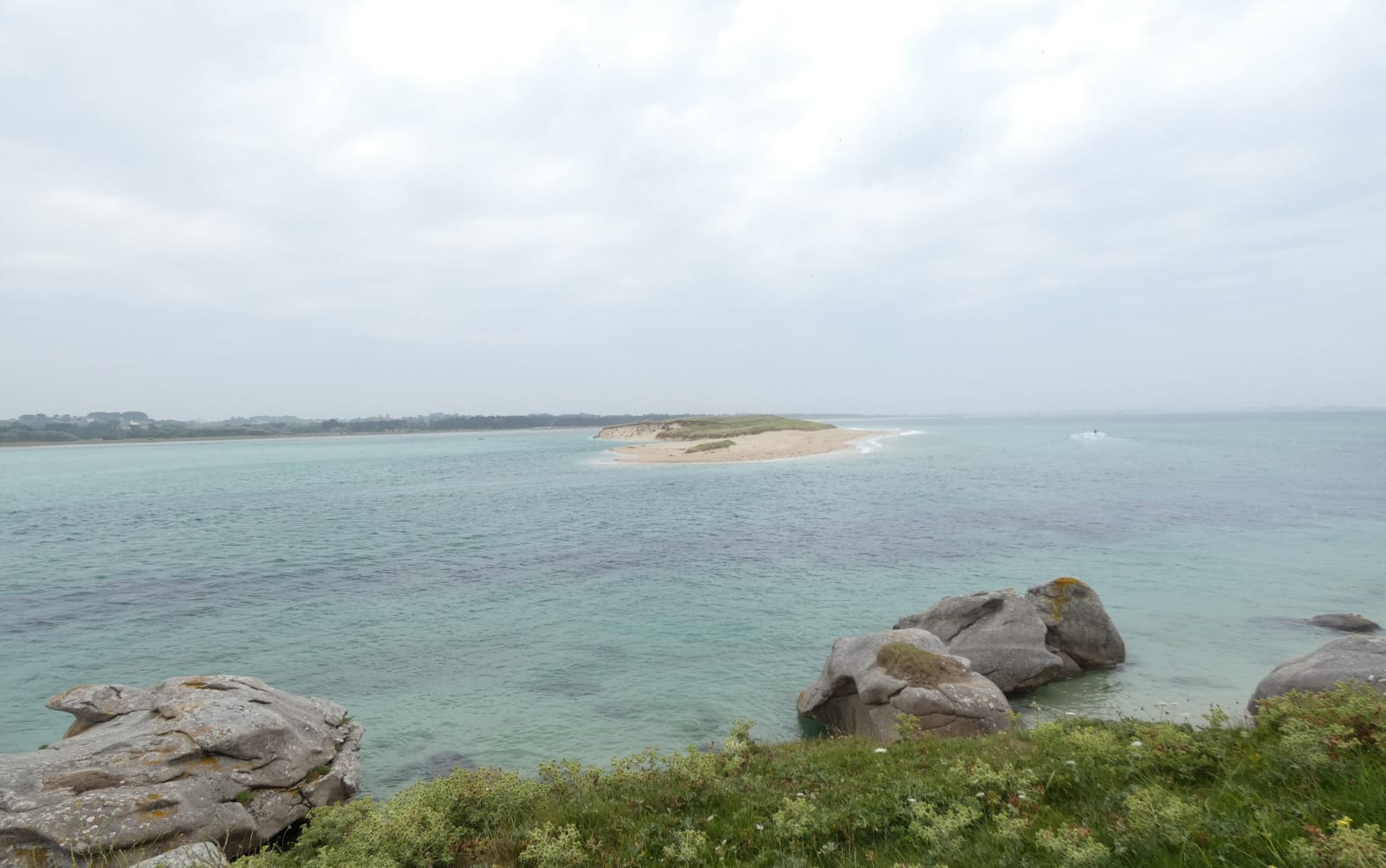 Trail of the Bay of Kernic