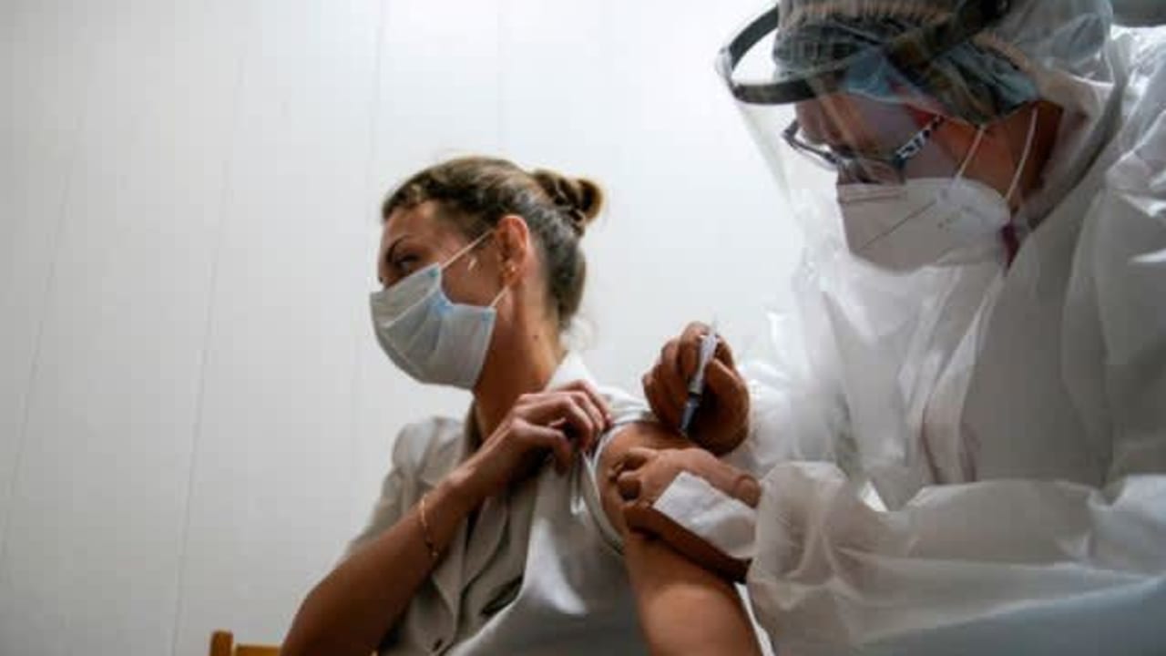 Moscow rolls out Sputnik V COVID-19 vaccine to most exposed groups Moscow rolls out Sputnik V COVID-19 vaccine to most exposed groups
