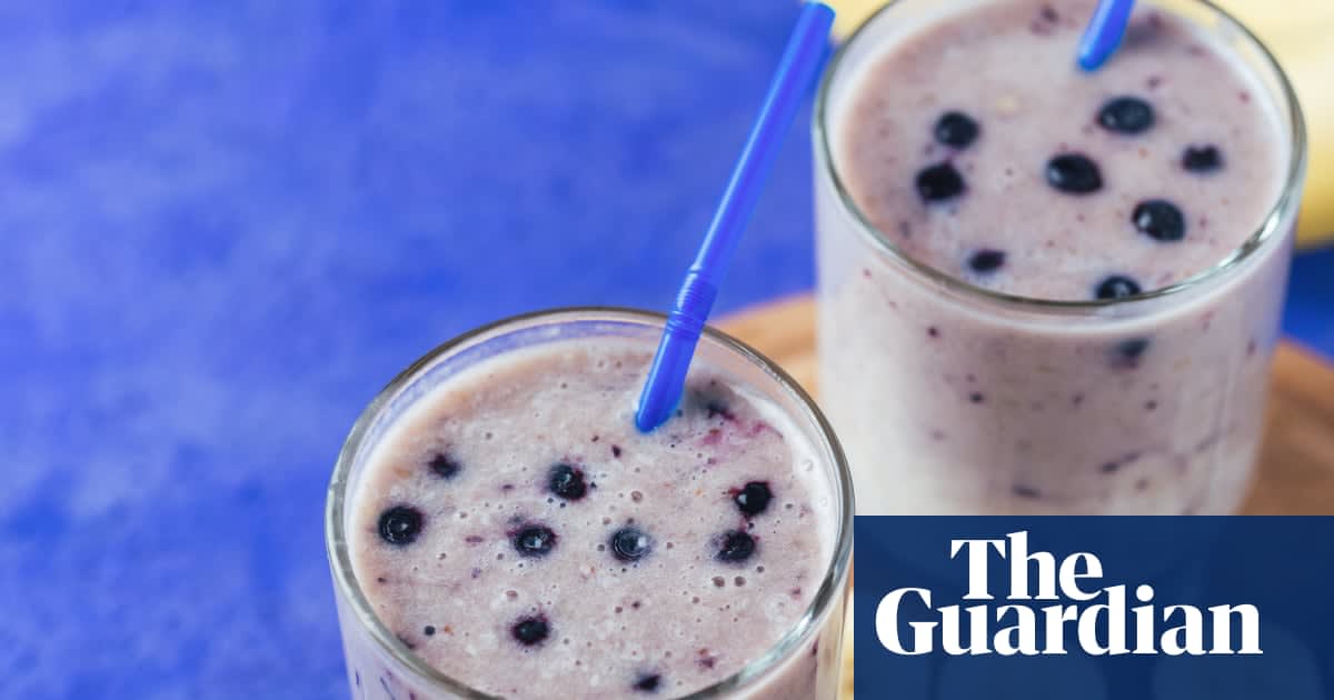 Do Bananas Reduce the Health Benefits of Blueberries in Smoothies? What Experts Say