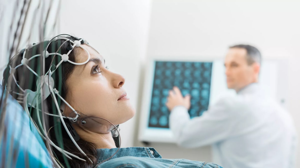Study Examines How Social Support and Neighborhood Disadvantage Influence Cognitive Health