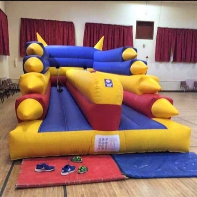 Bungee Run BOUNCY CASTLES I INFLATABLES I FUN FOODS I BANBRIDGE
