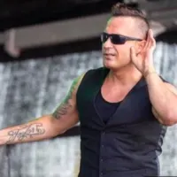 Lee Pashley As Robbie