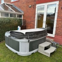 4 Week Hire - 7 Person Solid Square Hot Tub - Except December - Mondays And Thursdays Only