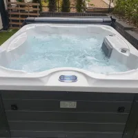 Aurora Lights 5 Person Hot Tub