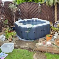 4 Person Deluxe Hot Tub Hire