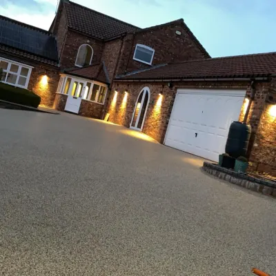 #lincolnshiredriveways #doncasterdriveways #rotherhamdriveways #sheffielddriveways #vuba #resinbounddriveways #modernhome #bespokeresin