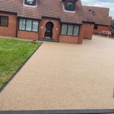 #resinbound #driveway  #bespokeresin #barnsley #doncaster #sheffield #rotherham #sprotbrough #vuba