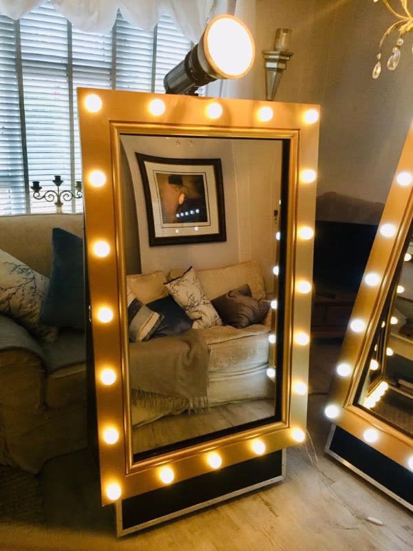 Magic Mirror Its In The Party Bag Party Planners In Essex