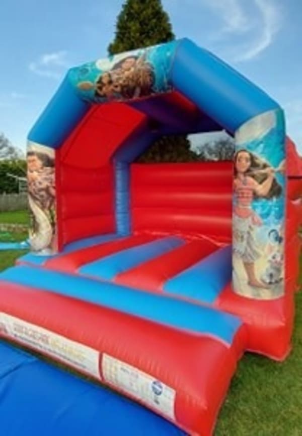 Moana Castle 12ft X 12ft South Cheshire Inflatables