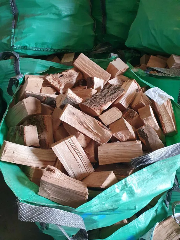 Apple Kiln Dried Logs