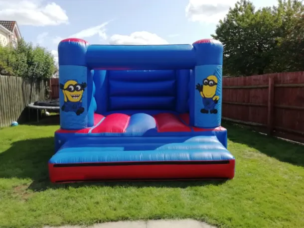 1k Tots Minions Bouncy Castle