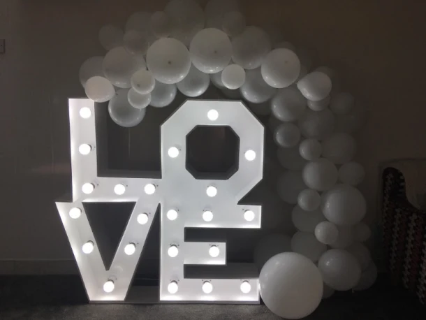 4ft Light Up - Love