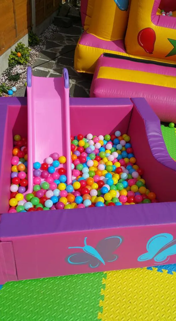 Ball Pool And Slide