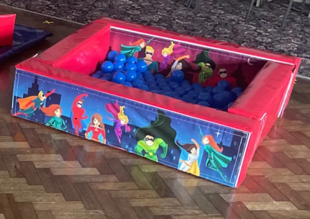 Super Hero Ball Pool