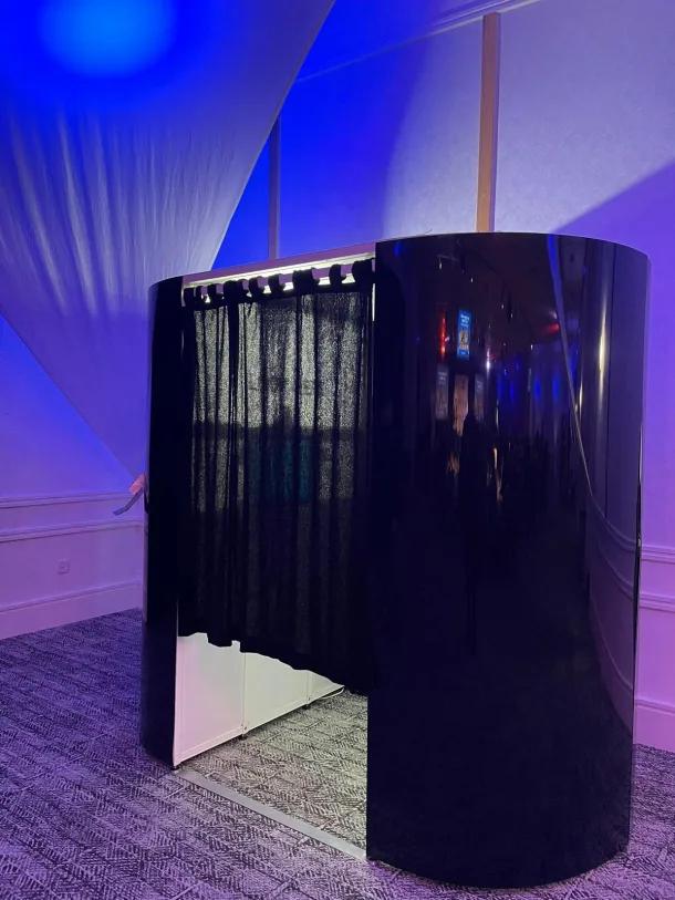 Photobooth Hire Traditional Style Enclosed Booth