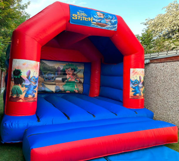 15ft X 12ft Blue And Red Castle - Lilo And Stitch Theme