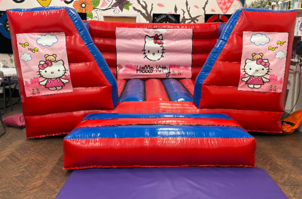 15ft X 12ft Blue And Red Box Indoor Castle - Hello Kitty Theme
